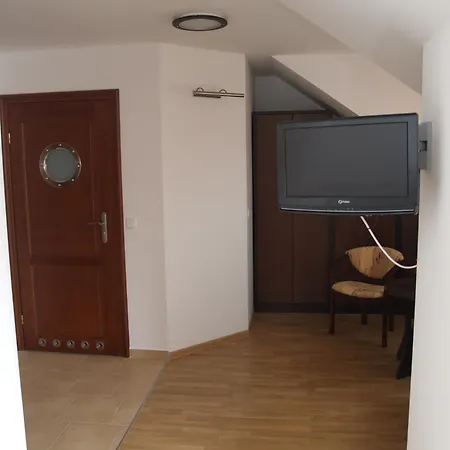 Hotel Latarnik *