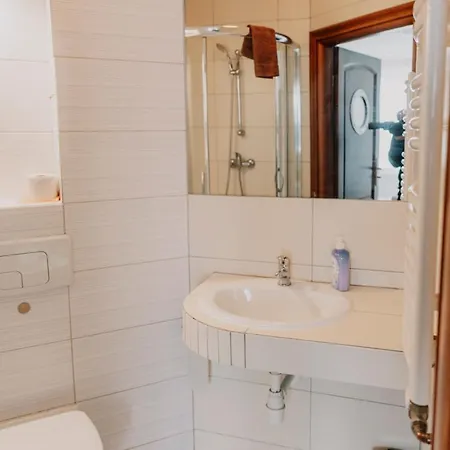 Latarnik - Doskonala Lokalizacja, Blisko Atrakcji, 20min Do Plazy Otel