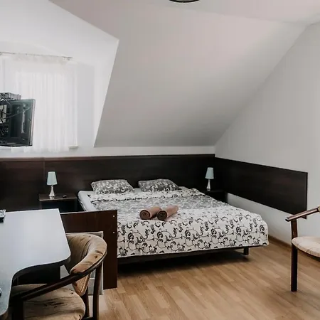 Hotel Latarnik - Doskonala Lokalizacja, Blisko Atrakcji, 20min Do Plazy Łeba