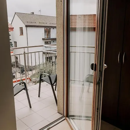 Hotel Latarnik - Doskonala Lokalizacja, Blisko Atrakcji, 15min Do Plazy Łeba