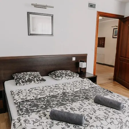 Hotel Latarnik - Doskonala Lokalizacja, Blisko Atrakcji, 15min Do Plazy Łeba