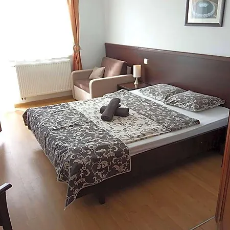 Szálloda Latarnik - Doskonala Lokalizacja, Blisko Atrakcji, 15min Do Plazy Łeba