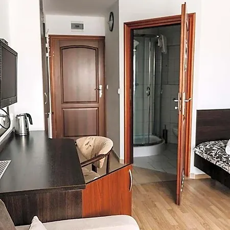 Hotel Latarnik - Doskonala Lokalizacja, Blisko Atrakcji, 15min Do Plazy *