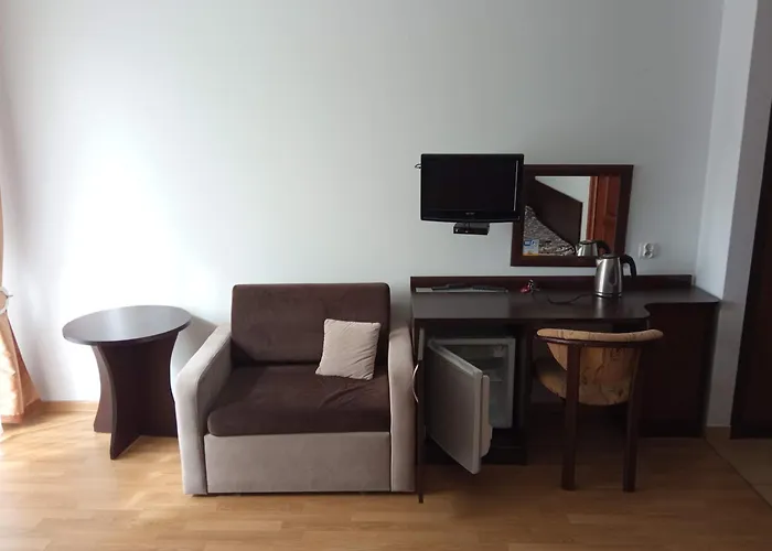 Hotel Latarnik - Doskonała Lokalizacja, Blisko Atrakcji, 20min Do Plaży *