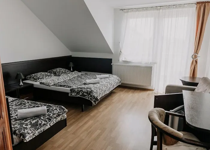 Hotel Latarnik - Doskonała Lokalizacja, Blisko Atrakcji, 20min Do Plaży