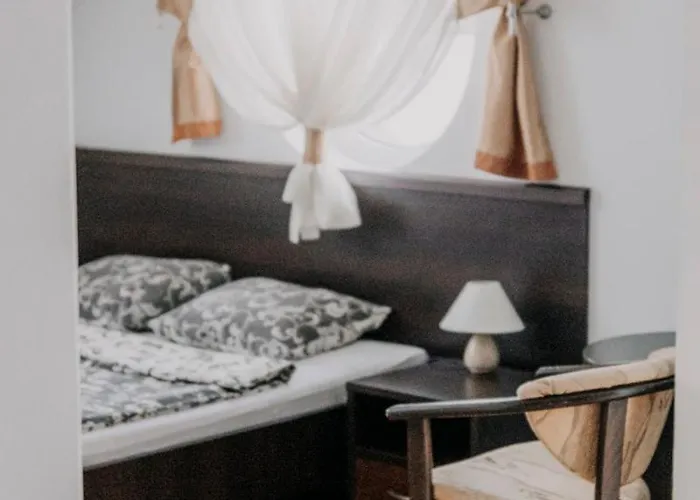 Hotel Latarnik - Doskonała Lokalizacja, Blisko Atrakcji, 20min Do Plaży